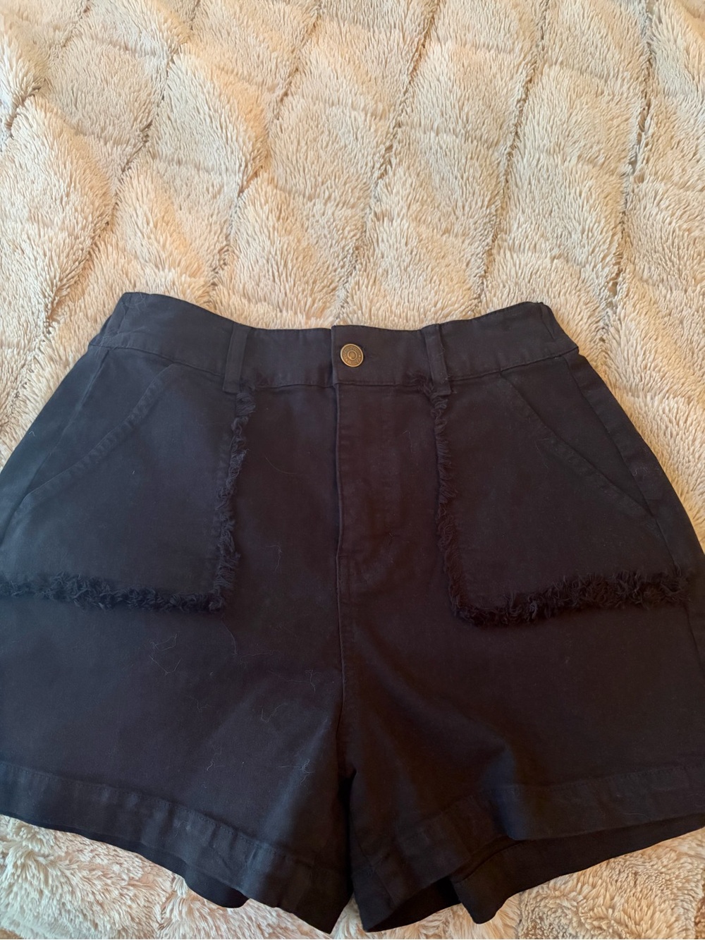Brand new without tag! Black Women's High-Waist Frayed Pocket Shorts